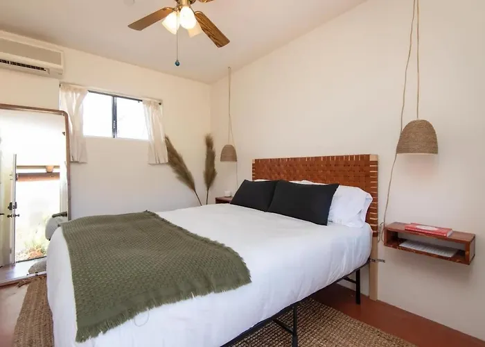 Renovated Lodge - Room 1 With Pool Access